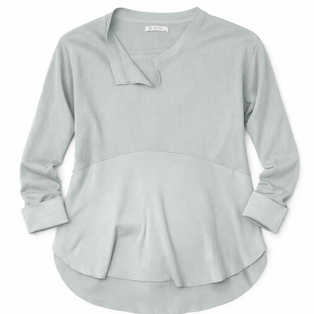 We The Free Light Gray Long Sleeve Top